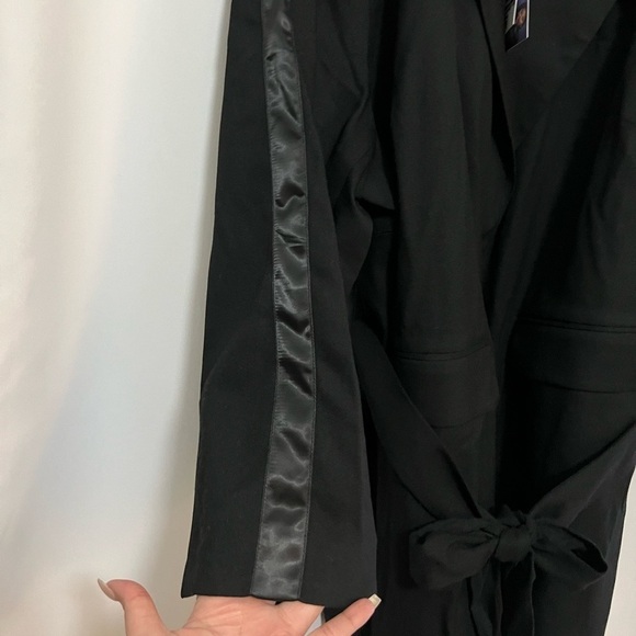 Future Collective Black Belted Blazer Size 4X NWT - Picture 4 of 7